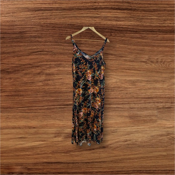 MSK brand maxi dress, size large, with a black background and a floral pattern - Picture 6 of 16